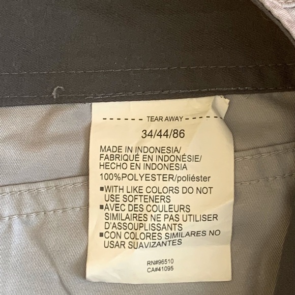 Under Armour boardshorts. Size 34. - Picture 3 of 8